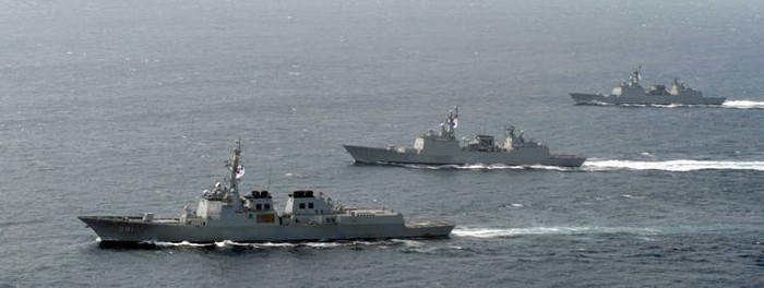 Biên đội tàu khu t rục tên lửa lớp KDX-2 và KDX-3 của Hải quân Hàn Quốc.